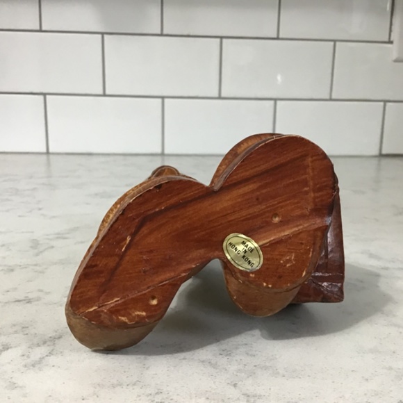 MCM Retro Faux Wood Boy with Suitcase Figurine Hong Kong 1950s Plastique - Picture 5 of 7